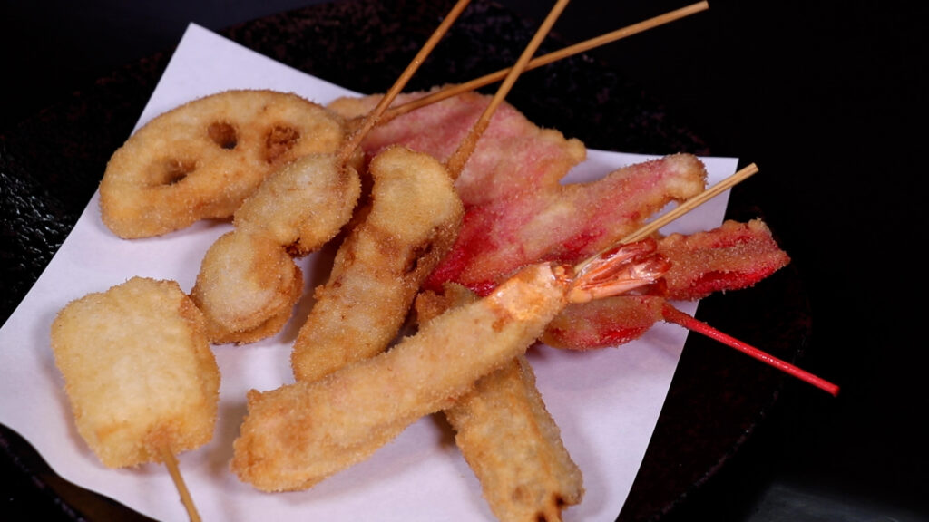 今宵は 名なし でサクッとやりません 気持ちもアゲアゲに串揚げ食べよう 旭川市 裸電球ぶら下げて